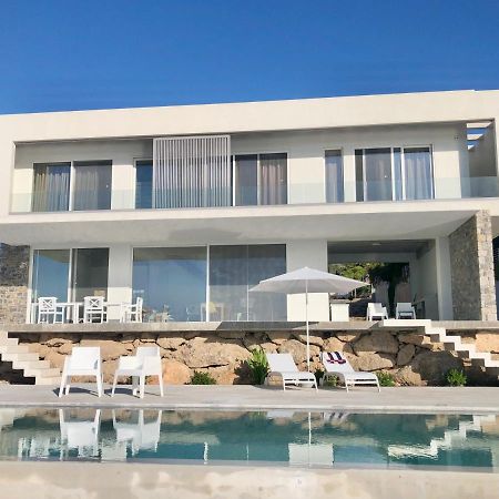 Kuro Beach House - Oceanfront Luxury & 25M Pool Achlia Ngoại thất bức ảnh