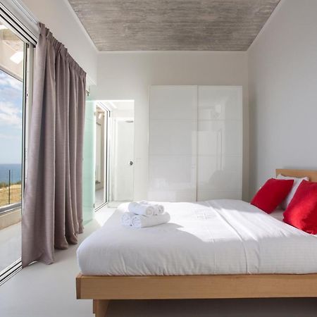 Kuro Beach House - Oceanfront Luxury & 25M Pool Achlia Ngoại thất bức ảnh