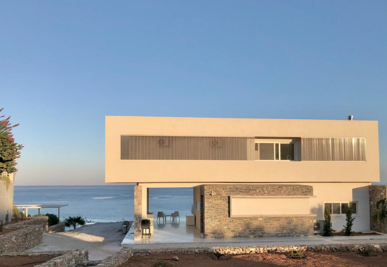 Kuro Beach House - Oceanfront Luxury & 25M Pool Achlia Ngoại thất bức ảnh