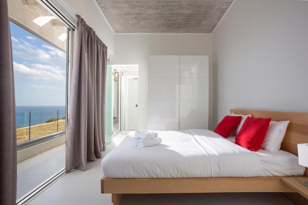 Kuro Beach House - Oceanfront Luxury & 25M Pool Achlia Ngoại thất bức ảnh